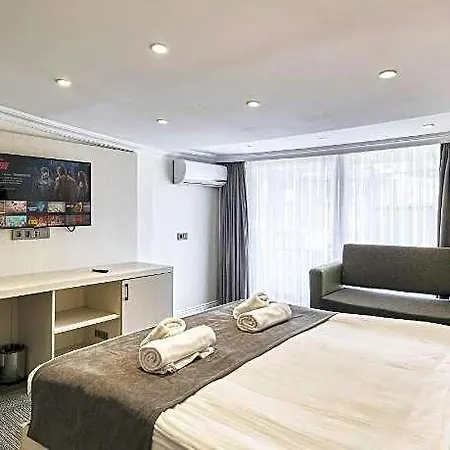 Stamboul & Hotell