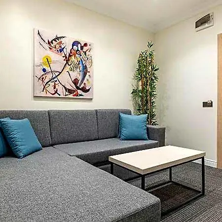 Stamboul & Hotell 3*