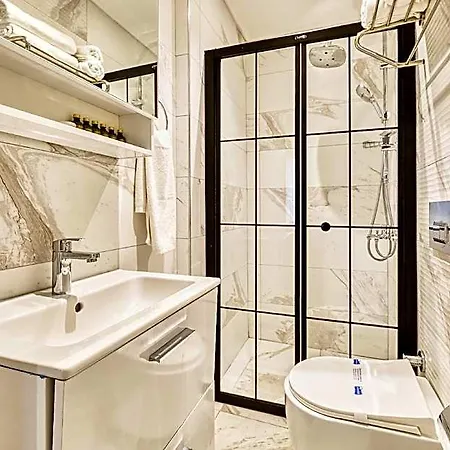 Stamboul & Hotell 3*